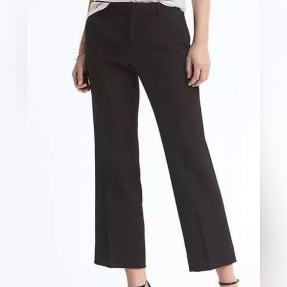 NWT- Banana Republic Black Logan Straight Crop Trouser. Sz 2R